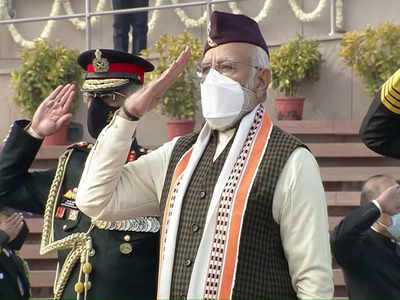 गणतंत्र दिवस पर चुनाव प्रचार, घिरे पीएम ! उत्तराखंड की पहनी टोपी, इस राज्य का गमछा दिलाएगा वोट